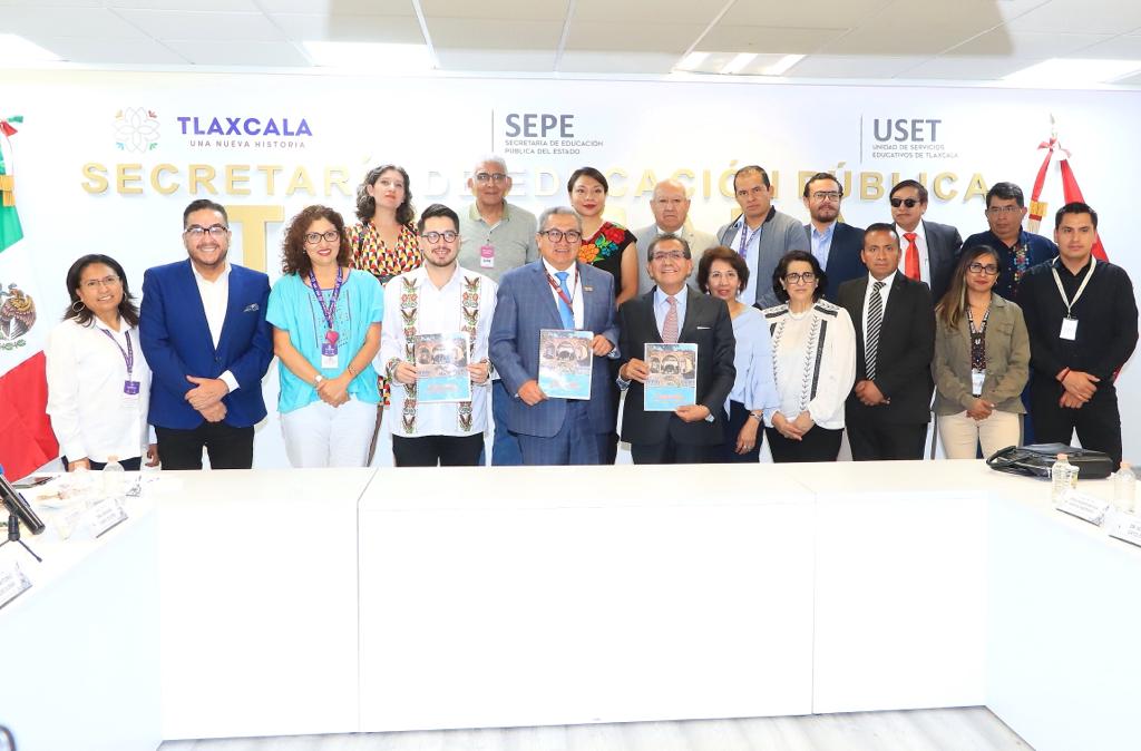 Contribuye UATx en la elaboración de libro de texto